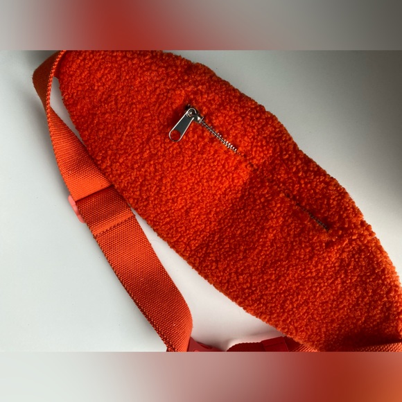 GAP crossbody orange plush bag - Picture 2 of 3
